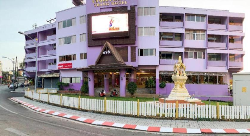 Oyo 565 Trang Hotel Exterior foto