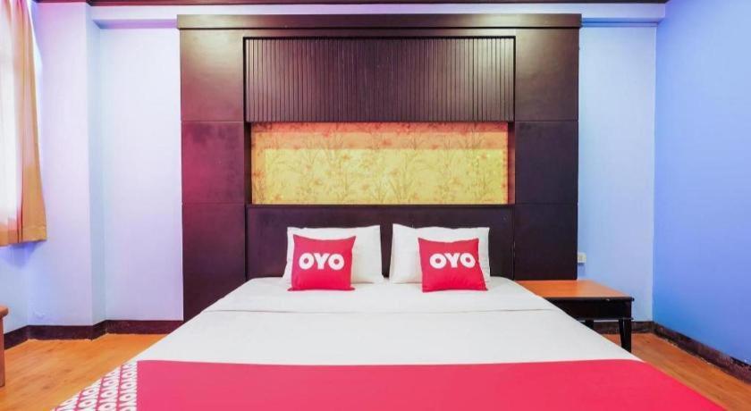 Oyo 565 Trang Hotel Exterior foto