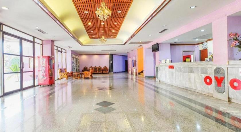 Oyo 565 Trang Hotel Exterior foto