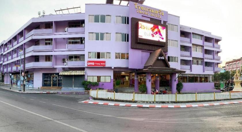 Oyo 565 Trang Hotel Exterior foto